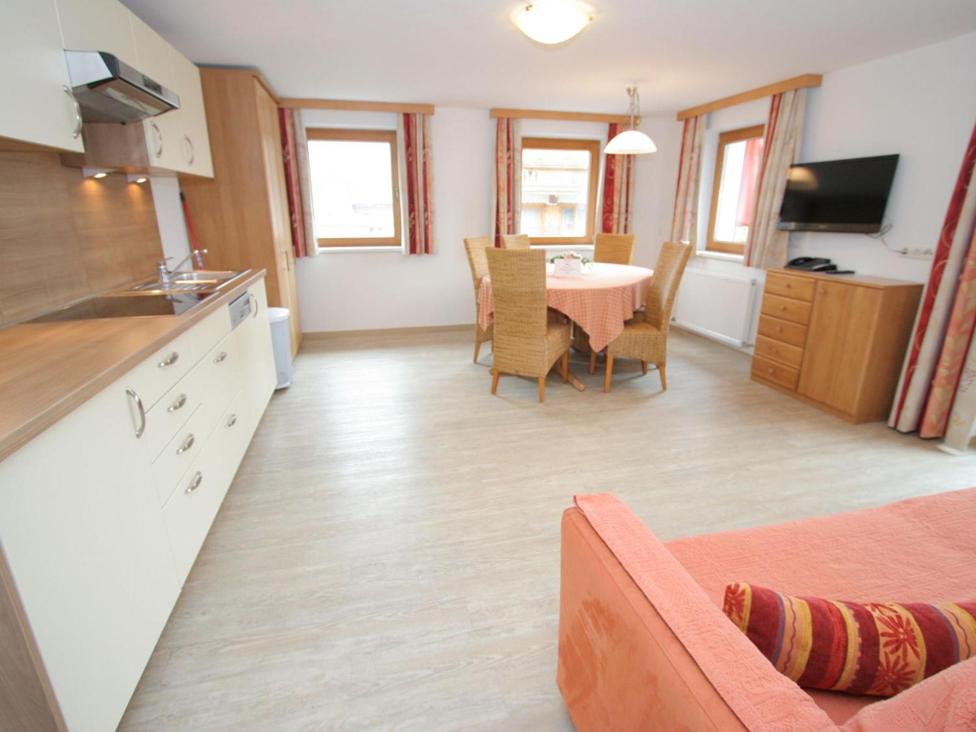 Holiday Flat In Uderns Near The Ski Area Екстериор снимка